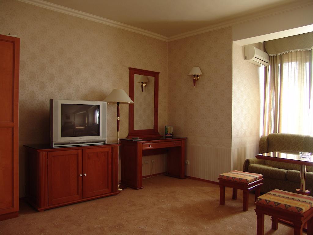 Hotel Zheleznik Stara Zagora Room photo