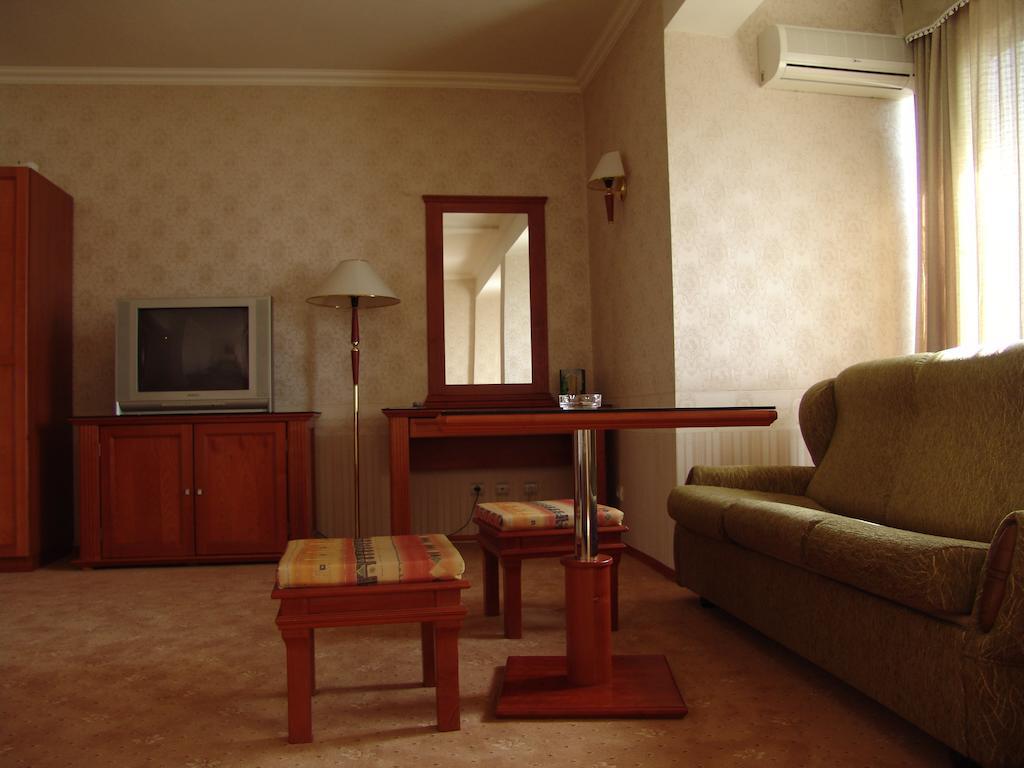 Hotel Zheleznik Stara Zagora Room photo