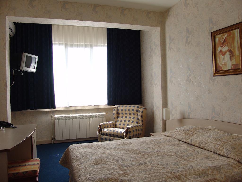 Hotel Zheleznik Stara Zagora Room photo