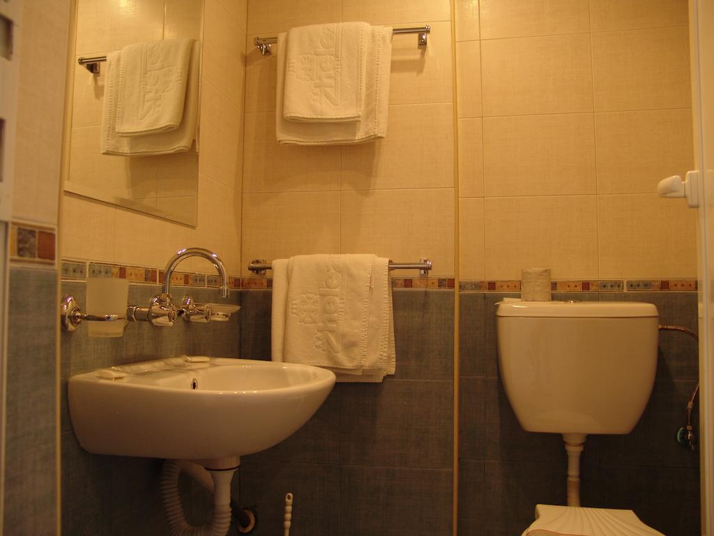 Hotel Zheleznik Stara Zagora Room photo