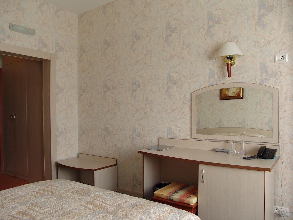 Hotel Zheleznik Stara Zagora Room photo